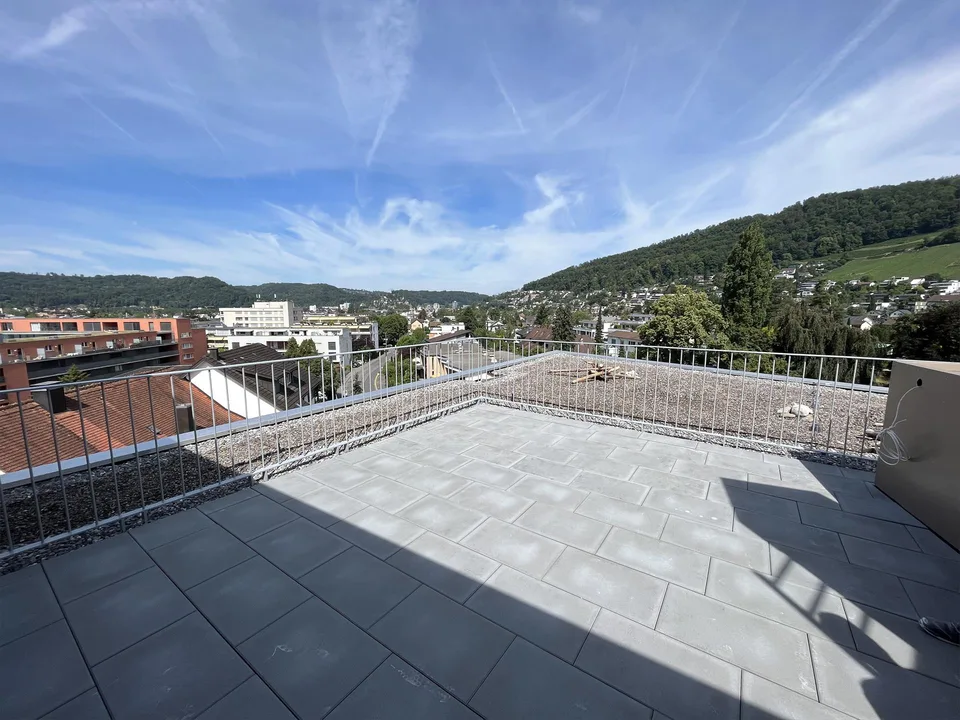Moderne 3.5 Zimmer Attikawohnung im Herzen von Wettingen