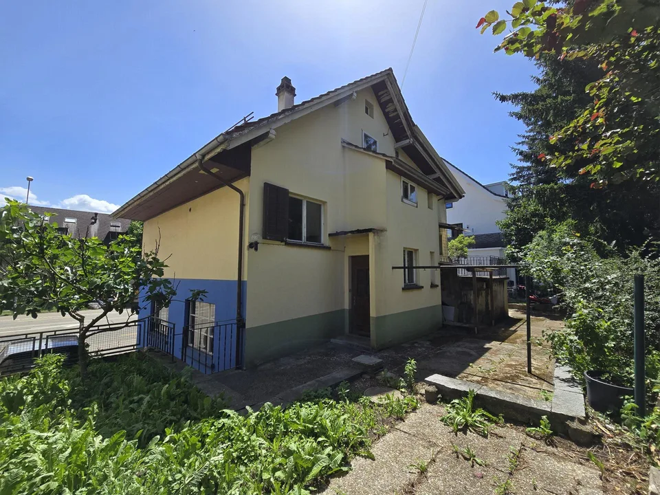 Renovationsbedürftiges Wohn- und Geschäftshaus an bester Passantenlage