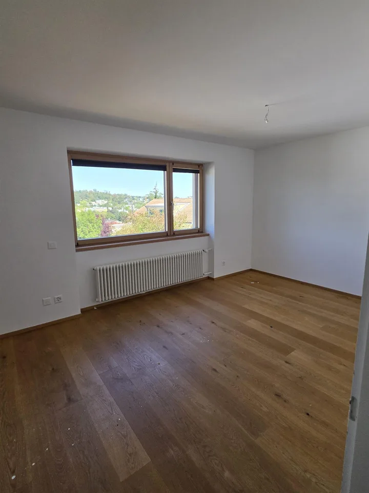 Grosszügiges Wohnen mit Aussicht und Entwicklungspotenzial
