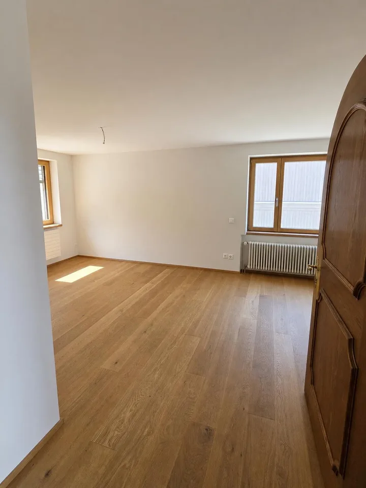 Grosszügiges Wohnen mit Aussicht und Entwicklungspotenzial