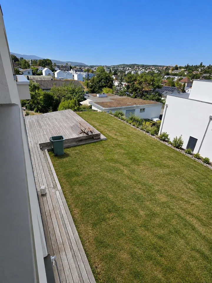 Grosszügiges Wohnen mit Aussicht und Entwicklungspotenzial