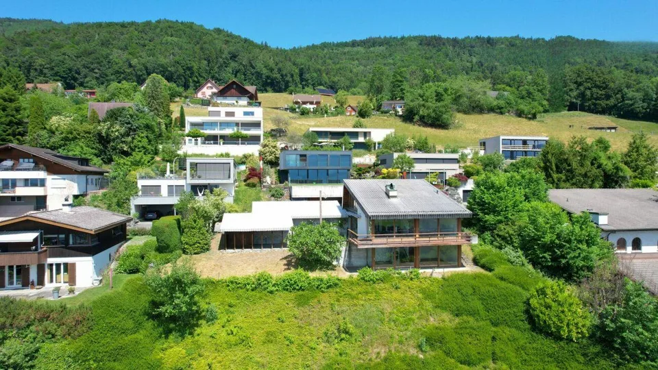 Building land with existing property in a top location with a dream view