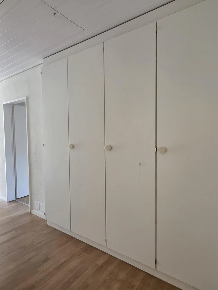 Schöne 3,5-Zimmer-Dachwohnung mit Terrasse + Lift