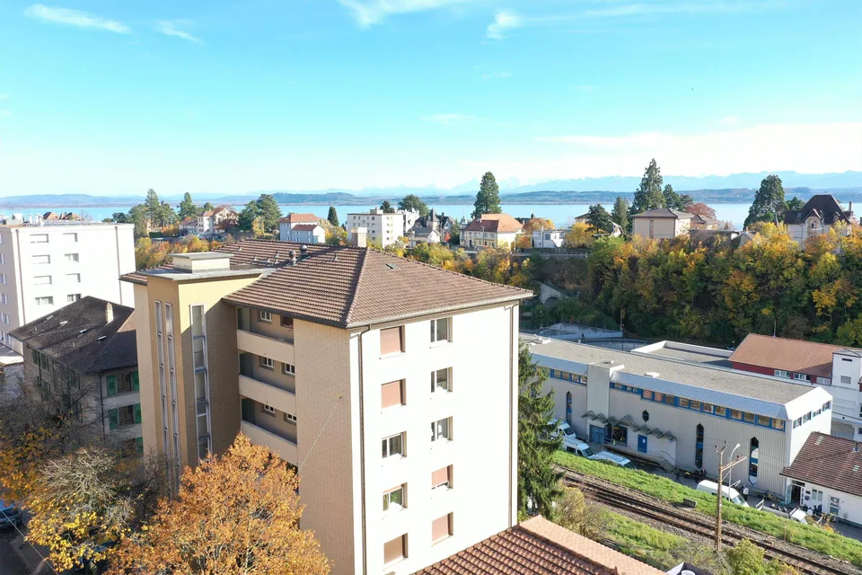 Idéalement situé dans un immeuble convivia l!