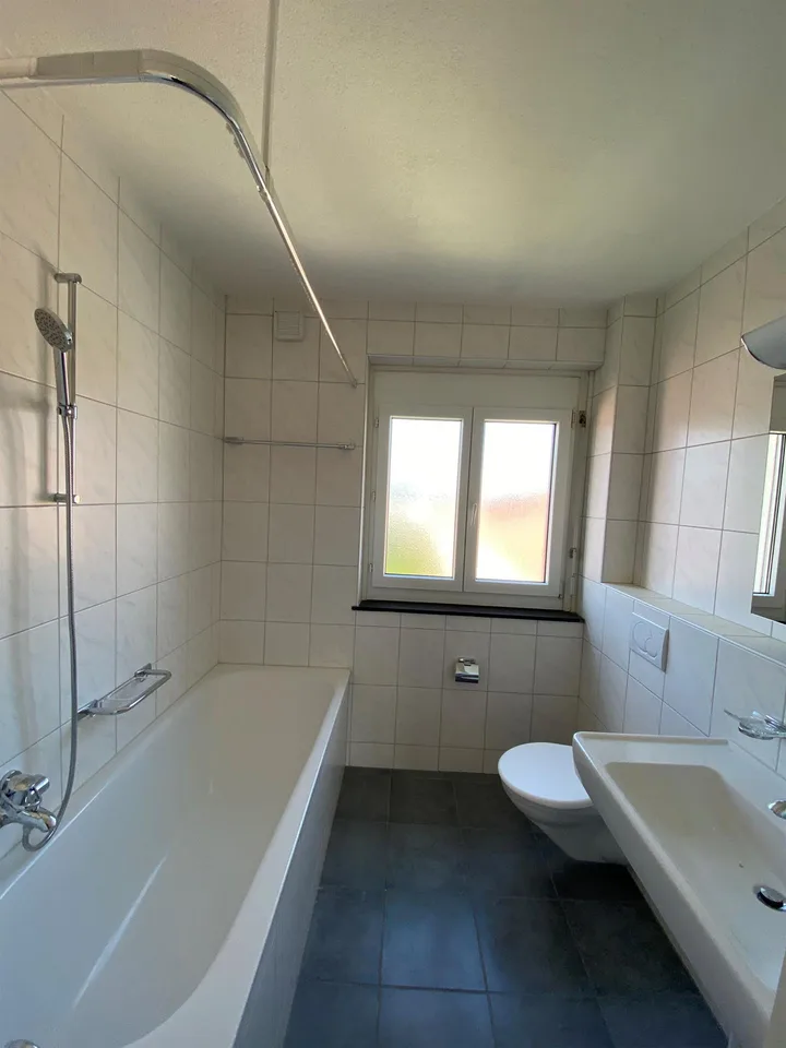 Appartement de 3,5 pièces lumineux dans un immeuble bien entretenu