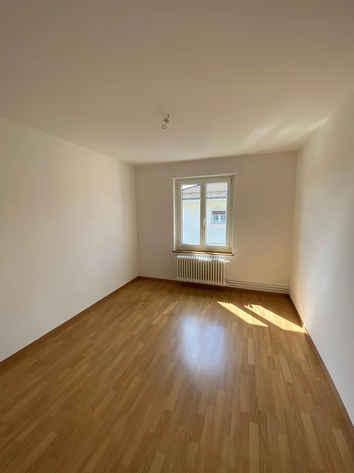 Appartement de 3,5 pièces lumineux dans un immeuble bien entretenu