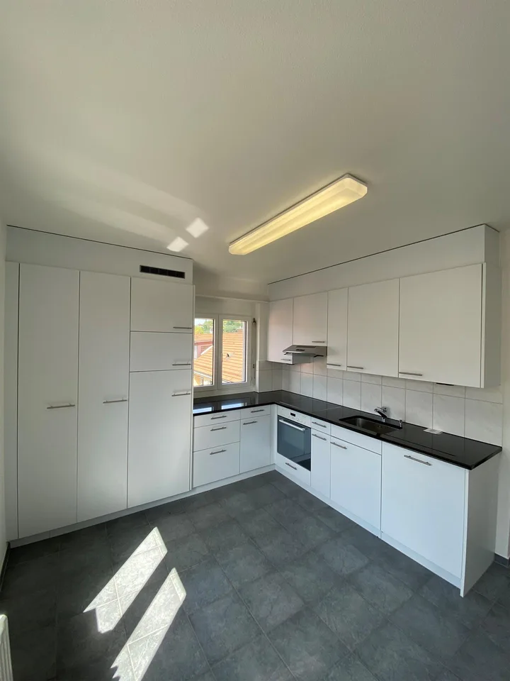 Appartement de 3,5 pièces lumineux dans un immeuble bien entretenu