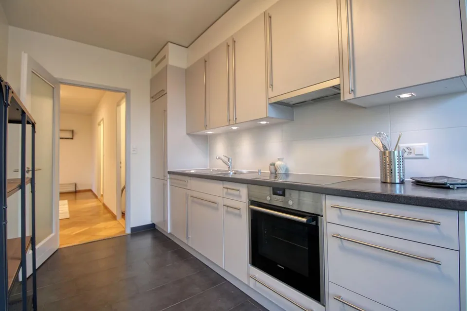 Connected Coliving in Dynamic Vernier