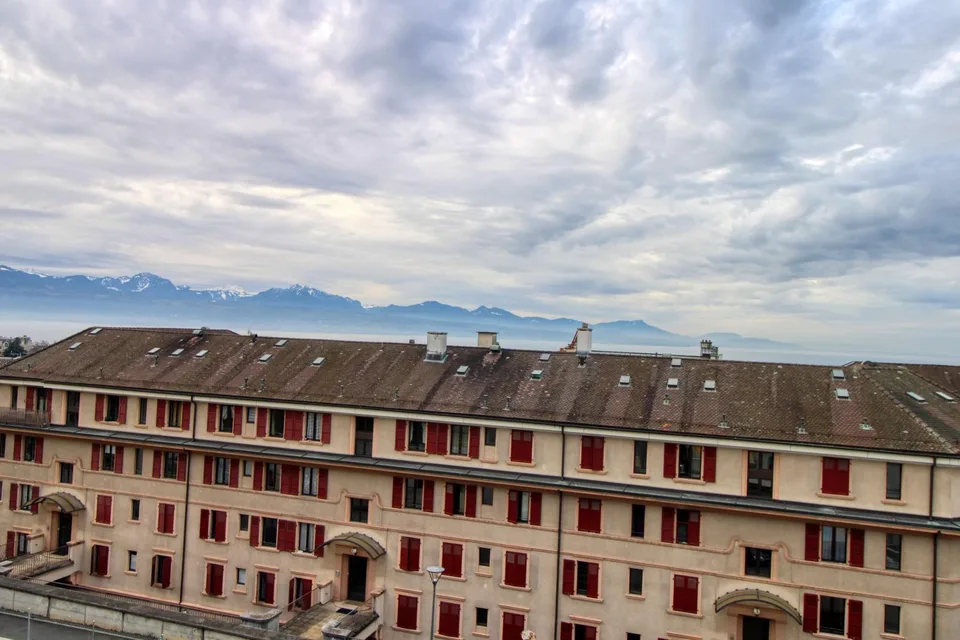 A Modern Coliving Apartment at Avenue de France in Lausanne