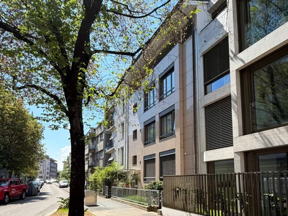 Mehrfamilienhaus mit 3 Wohnungen im zentralen Bachletten-Quartier