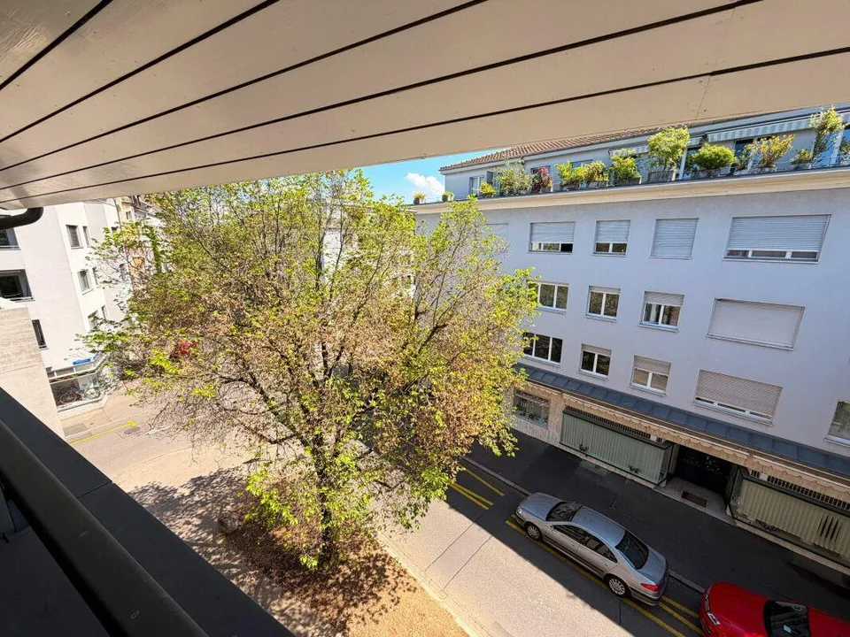 Mehrfamilienhaus mit 3 Wohnungen im zentralen Bachletten-Quartier