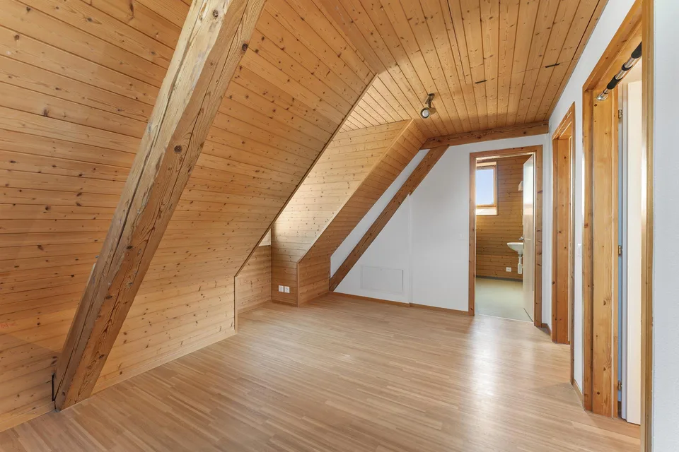 7½-Zimmer-Einfamilienhaus mit viel Platz an zentraler Lage in Busswil