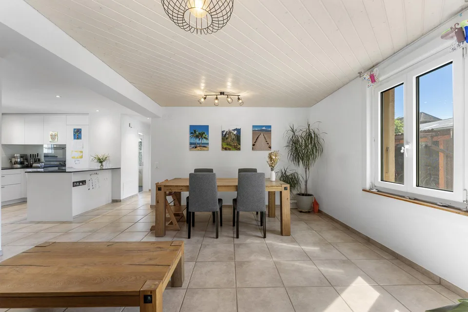 7½-Zimmer-Einfamilienhaus mit viel Platz an zentraler Lage in Busswil