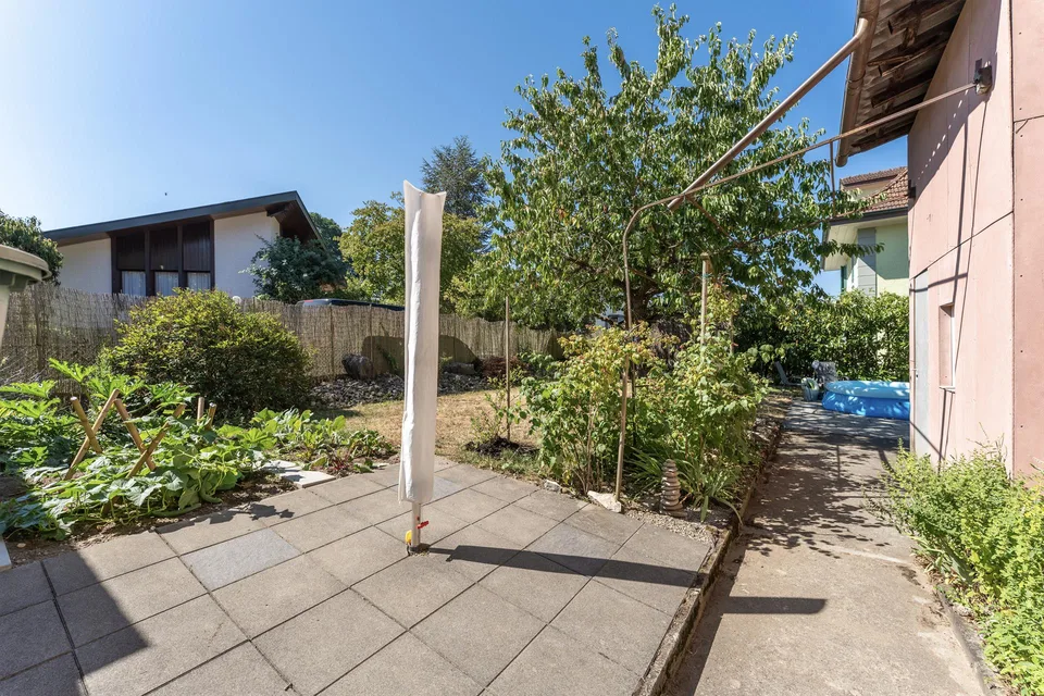 7½-Zimmer-Einfamilienhaus mit viel Platz an zentraler Lage in Busswil