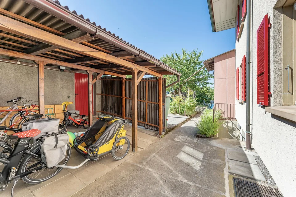 7½-Zimmer-Einfamilienhaus mit viel Platz an zentraler Lage in Busswil