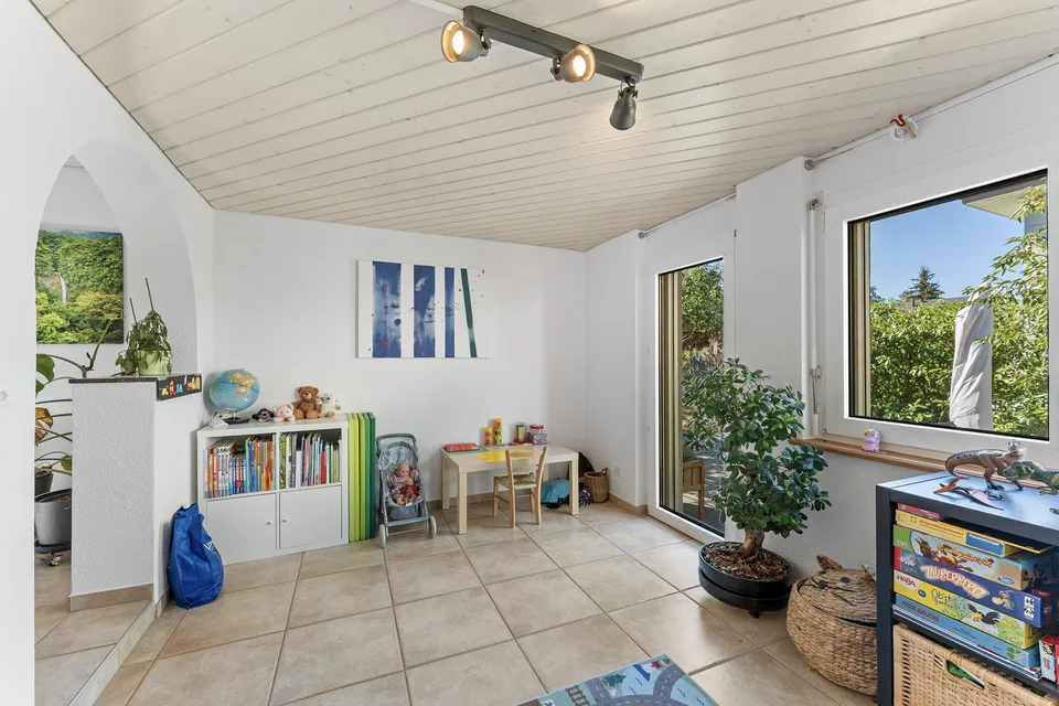 7½-Zimmer-Einfamilienhaus mit viel Platz an zentraler Lage in Busswil