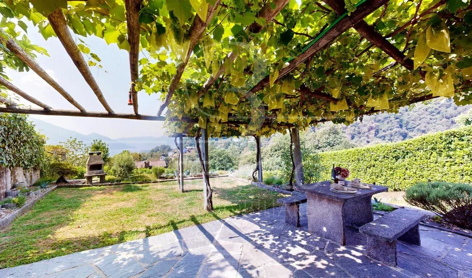 Reben. Garten. Lago.