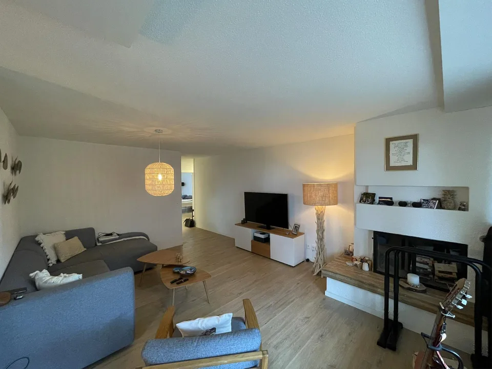 4½ Zimmer-Erdgeschoss-Wohnung mit angrenzender Grünfläche