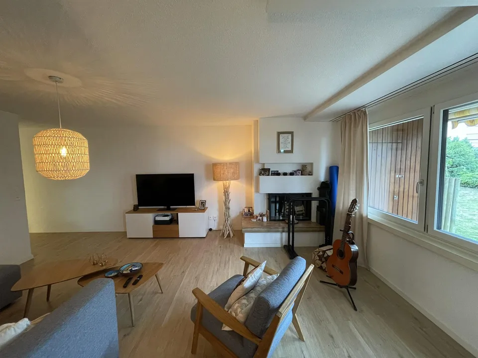 4½ Zimmer-Erdgeschoss-Wohnung mit angrenzender Grünfläche