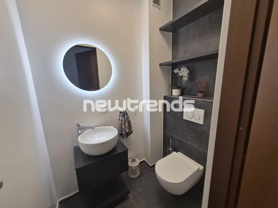 AFFITTASI LUMINOSO APPARTAMENTO 3.5 LOCALI CON SPLENDIDA VISTA LAGO
