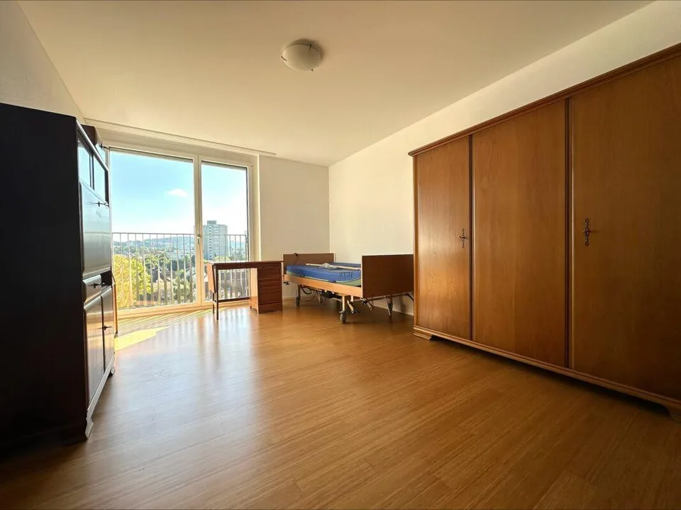 Appartamento per anziani: Appartamento 2 camere senza barriere architettoniche all'8° piano vicino al Centro di salute di Brugg