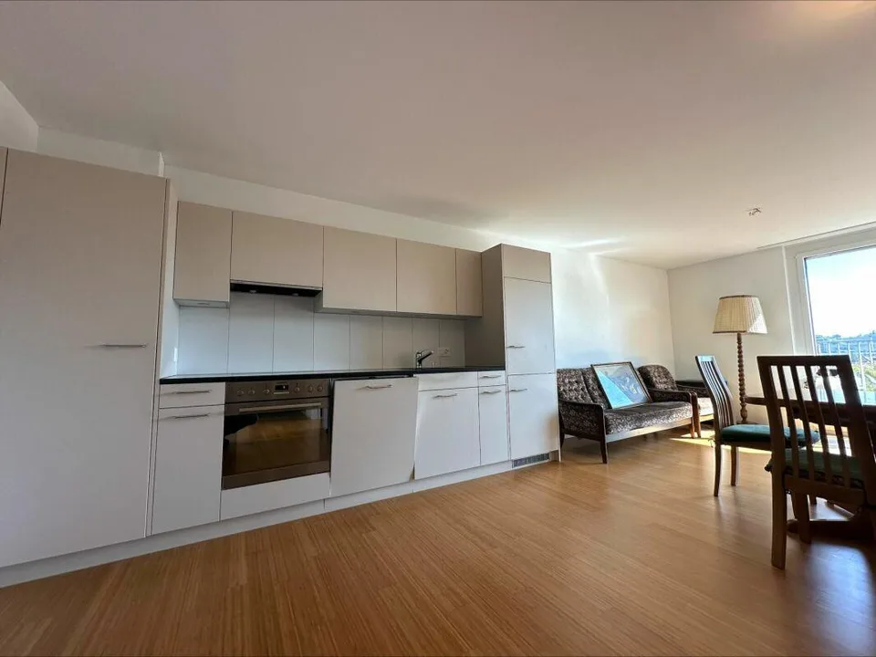 Appartamento per anziani: Appartamento 2 camere senza barriere architettoniche all'8° piano vicino al Centro di salute di Brugg