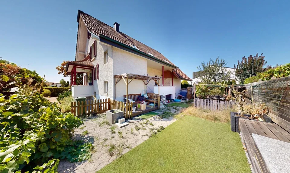 Charmantes 5.5 Zimmer Einfamilienhaus mit zusätzlichen Räumlichkeiten