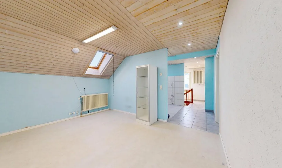 Charmantes 5.5 Zimmer Einfamilienhaus mit zusätzlichen Räumlichkeiten