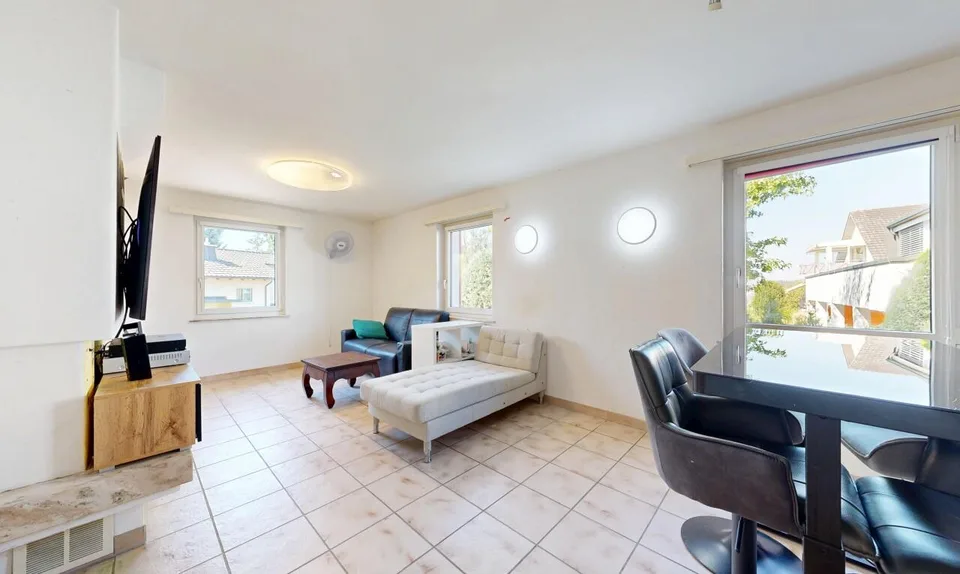 Charmantes 5.5 Zimmer Einfamilienhaus mit zusätzlichen Räumlichkeiten