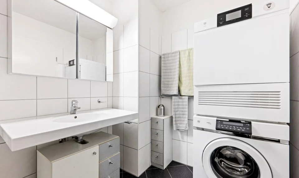 Helle 5.5-Zimmer-Dach-Maisonette-Wohnung mit Ausblick – Foto 12 von 13