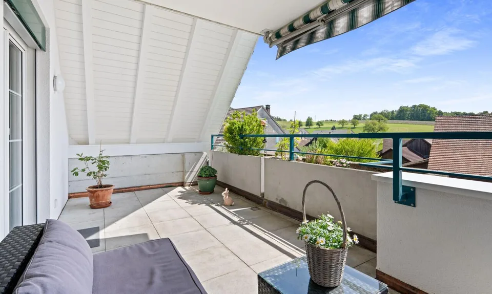 Helle 5.5-Zimmer-Dach-Maisonette-Wohnung mit Ausblick – Foto 9 von 13