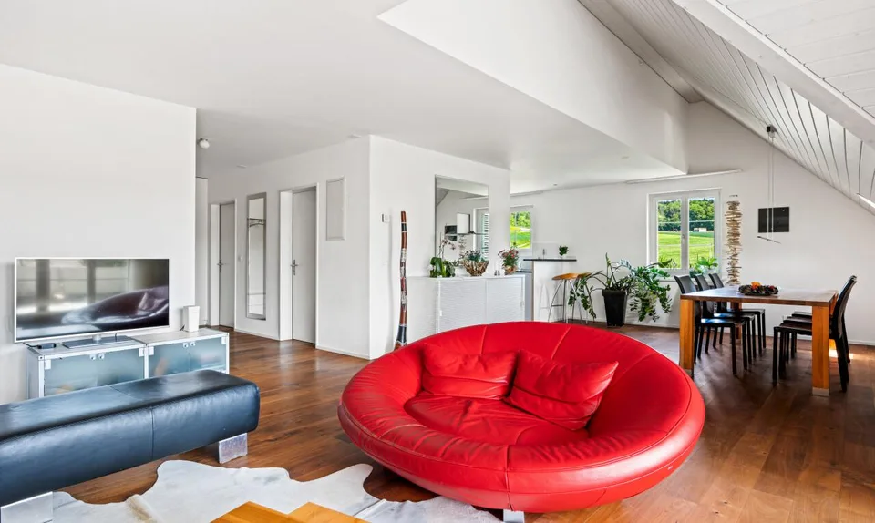 Helle 5.5-Zimmer-Dach-Maisonette-Wohnung mit Ausblick – Foto 8 von 13