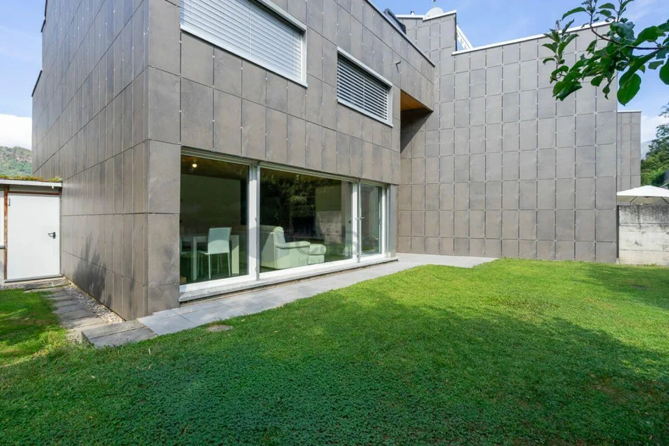 CADRO · DOVE L'ARCHITETTURA CONTEMPORANEA INCONTRA IL BENESSERE QUO...