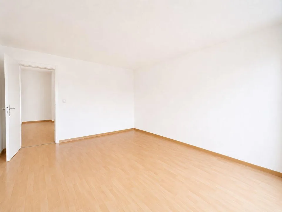 Totalsanierte 125 m² Wohnung an ruhiger Lage auf der Breite