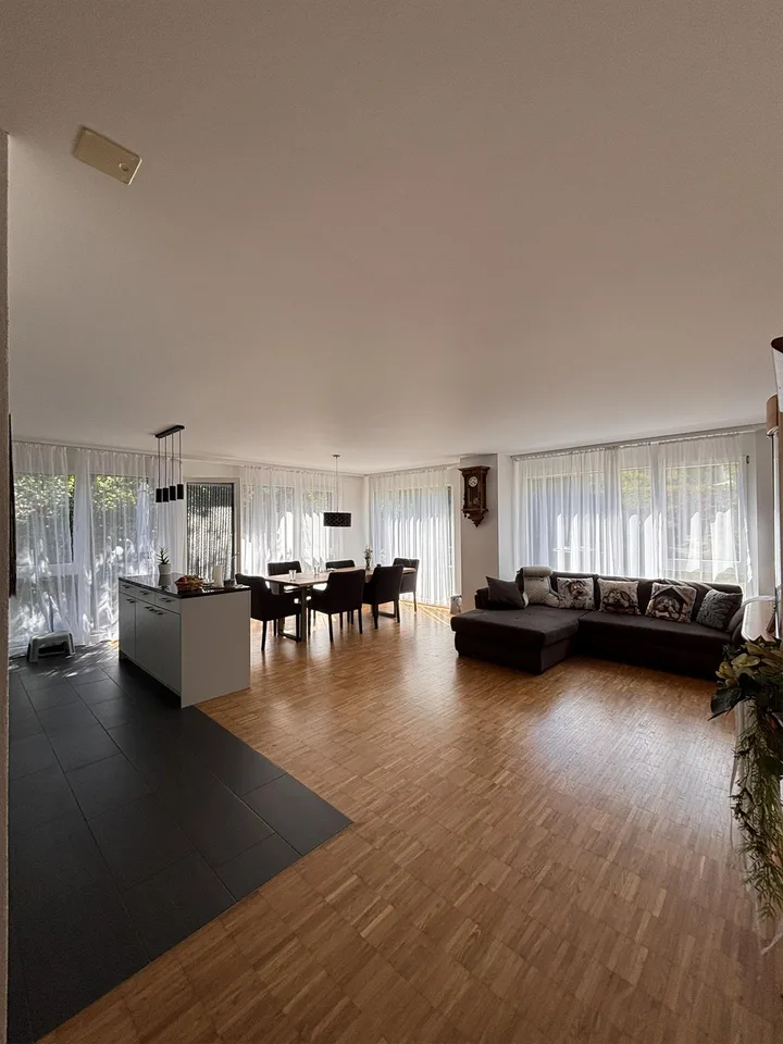 Grosszügige Gartenwohnung im Zentrum von Bütschwil