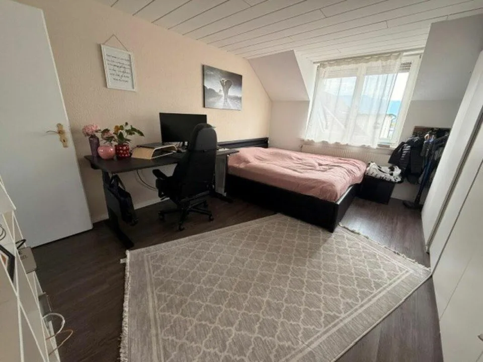 grosszügige 4 Zimmer Wohnung