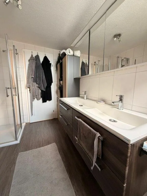 grosszügige 4 Zimmer Wohnung