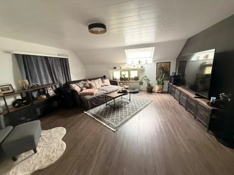 grosszügige 4 Zimmer Wohnung