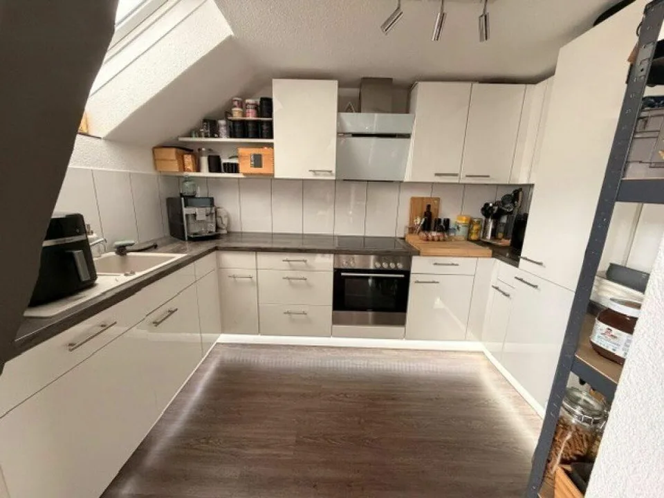 grosszügige 4 Zimmer Wohnung