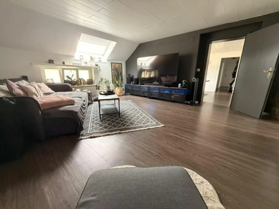 grosszügige 4 Zimmer Wohnung