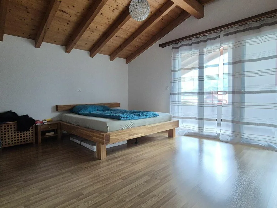 Grosszügige Dachwohnung