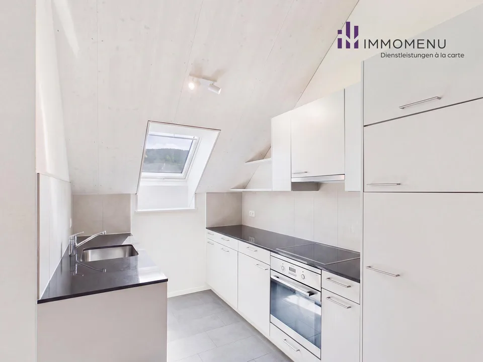 Moderne 2.5-Zimmer-Attikawohnung mit Weitsicht in Oberweningen