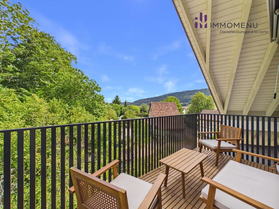 Moderne 2.5-Zimmer-Attikawohnung mit Weitsicht in Oberweningen