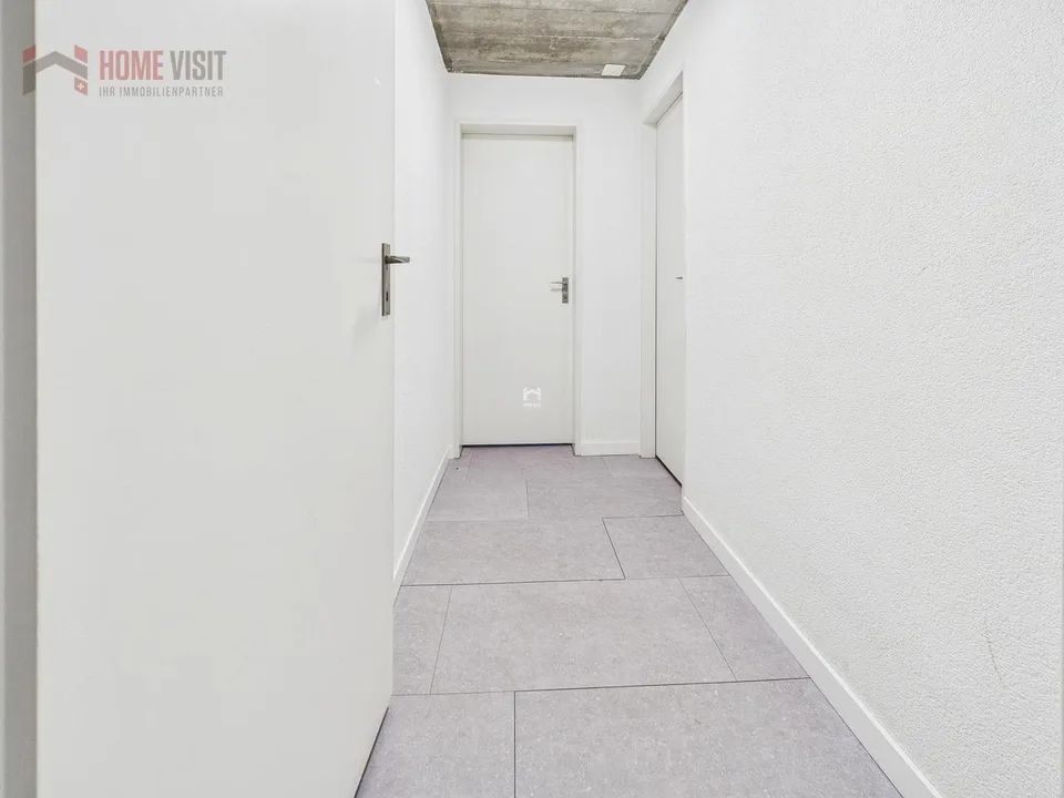Vivre au-delà d'Allschwil - appartement de mansarde rénové de 4,5 pièces avec cheminée