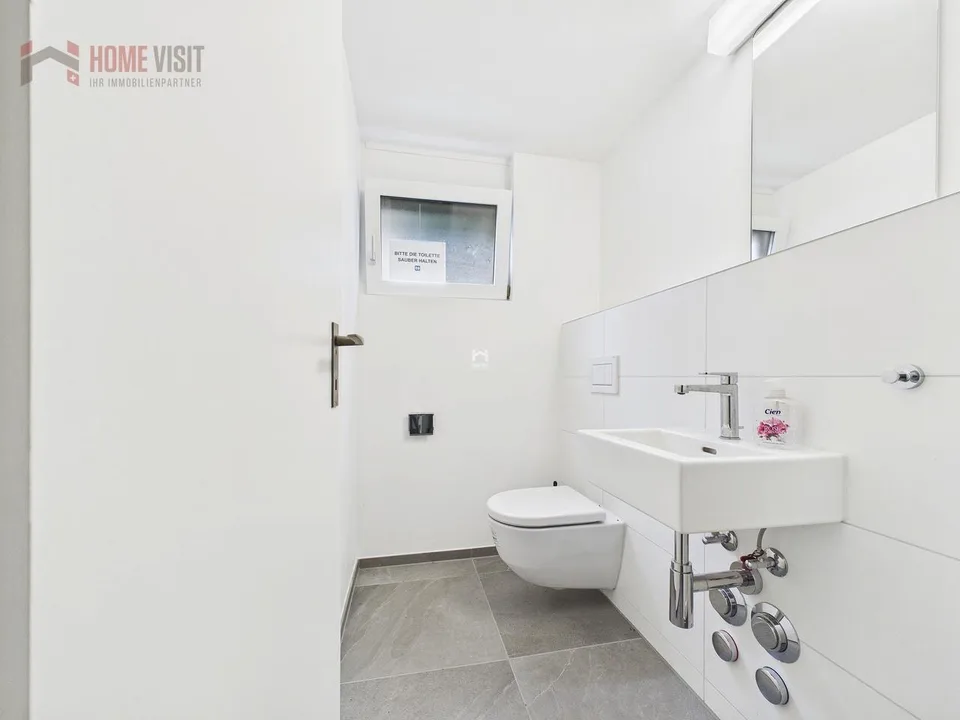 Vivre au-delà d'Allschwil - appartement de mansarde rénové de 4,5 pièces avec cheminée