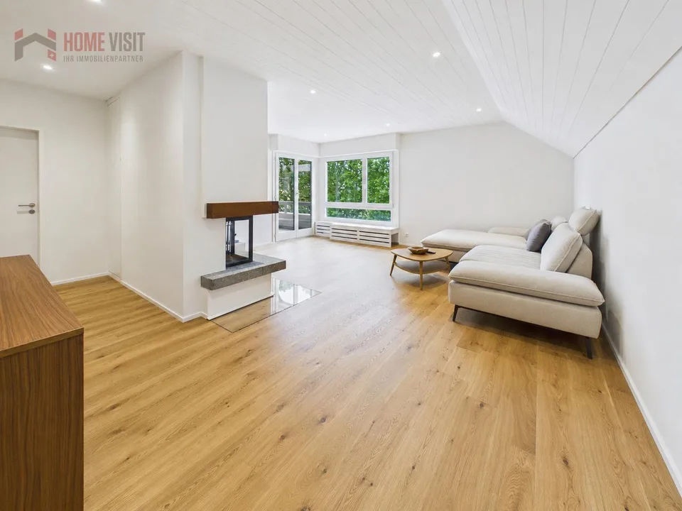 Vivre au-delà d'Allschwil - appartement de mansarde rénové de 4,5 pièces avec cheminée