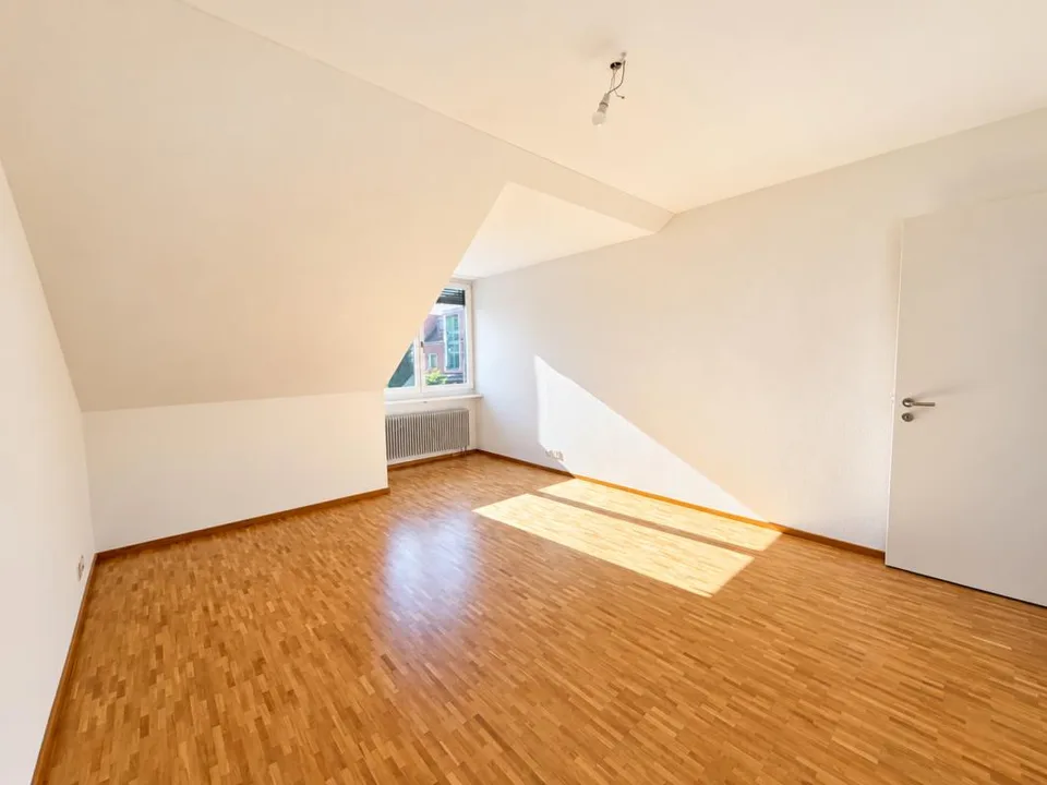 Grosszügige 4.5-Zi.-Maisonette-Wohnung mit Hobbyraum – Foto 8 von 27