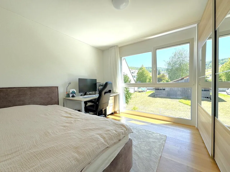 Grosszügige, moderne 4.5-Zimmer-Wohnung an attraktiver Lage