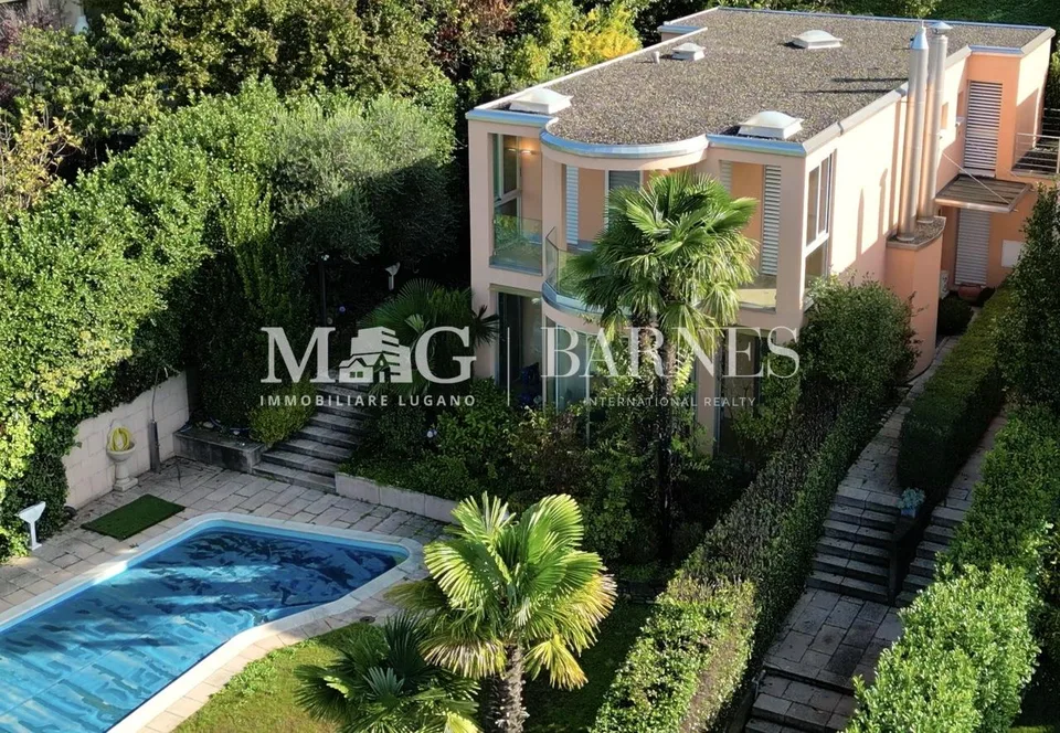 Montagnola, Collina d'Oro: Villa unifamiliare con piscina e vista lago