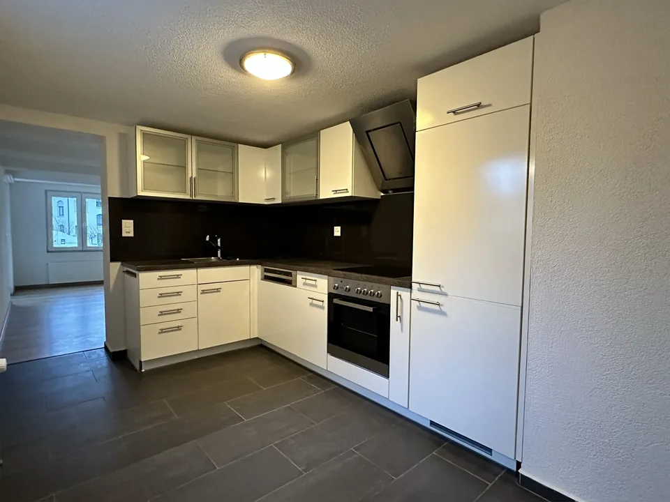 Wunderschöne 3.5 Zim. Whg mit Balkon 1. OG